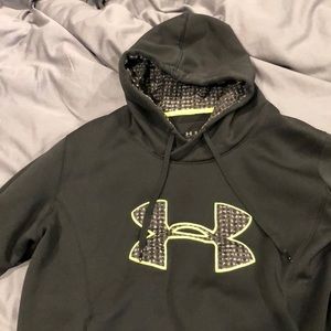 Under armour hooded sweatshirt